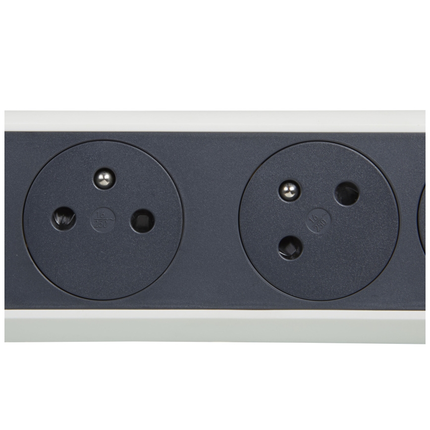 Legrand 049459 - Rallonge avec interrupteur 4Z Type E 3m