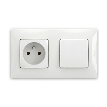 Legrand - Prise domestique et interrupteur unipolaire n° 1 avec cadre NILOE 250V blanc