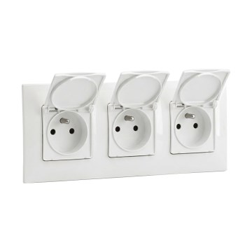 Legrand - Prise extérieure triple pour usage domestique avec cadre NILOE 250V IP44 blanche