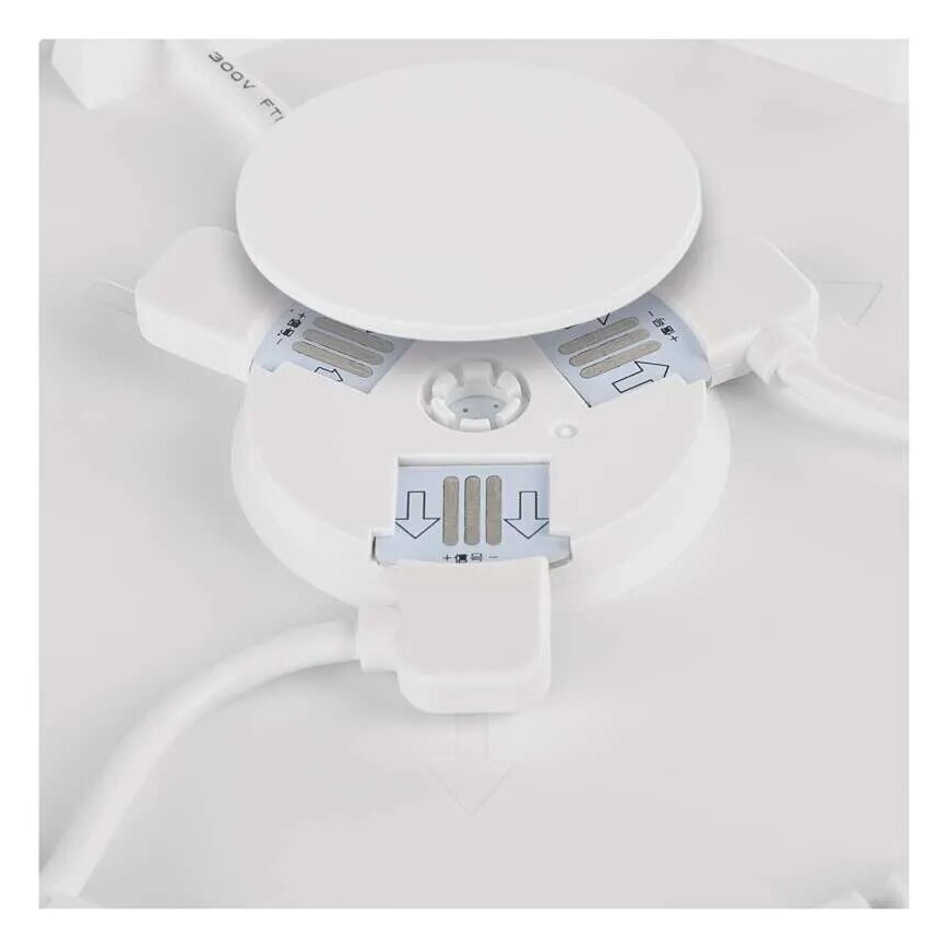 LOT 10x Panneau à intensité variable RGBIC LED/1,9W/230V Wi-Fi Tuya