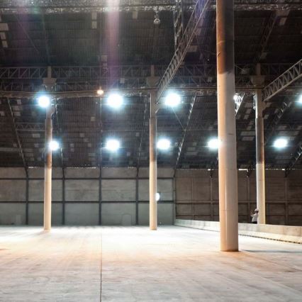 Lumière LED industrielle High Bay LED/100W/230V 4000K IP65