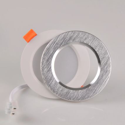 Luminaire encastré LED ZOE LED/4,8W/230V argenté