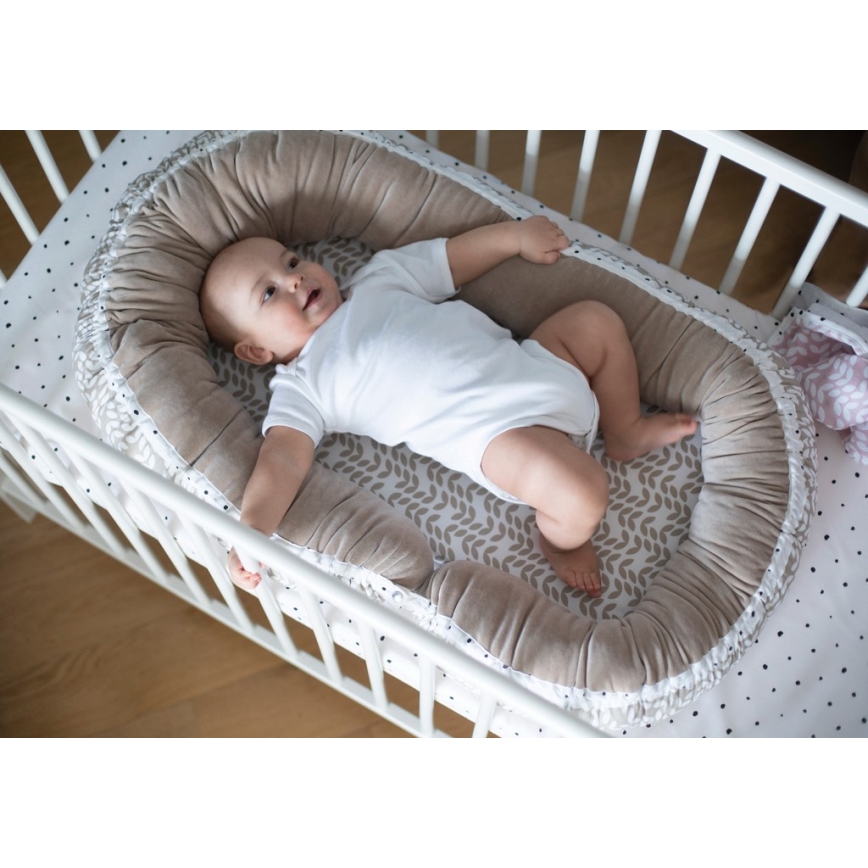 MOTHERHOOD - Nid et oreiller pour bébé JUNIOR 2en1 marron