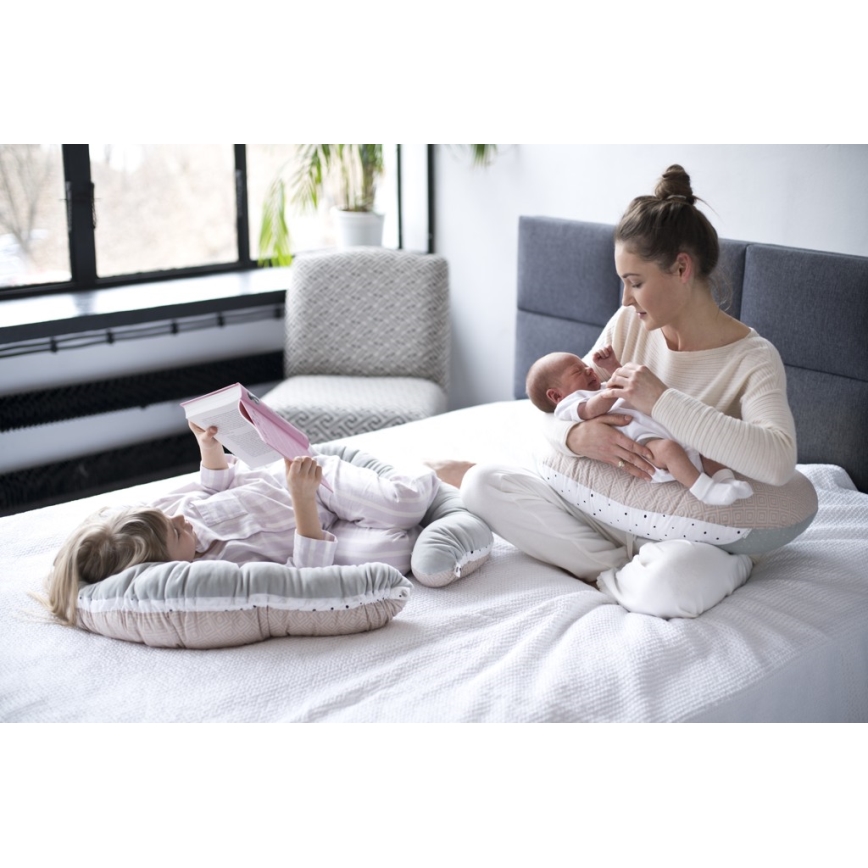 MOTHERHOOD - Nid et oreiller pour bébé JUNIOR 2en1 marron