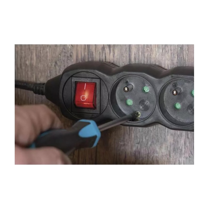Multiprise avec interrupteur 3Z 5m noir