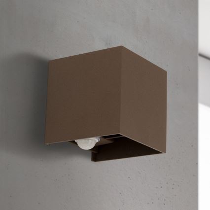 Orion - Applique murale d'extérieur avec détecteur de mouvement et capteur crépusculaire CUBE-S LED/13W/230V IP54 marron