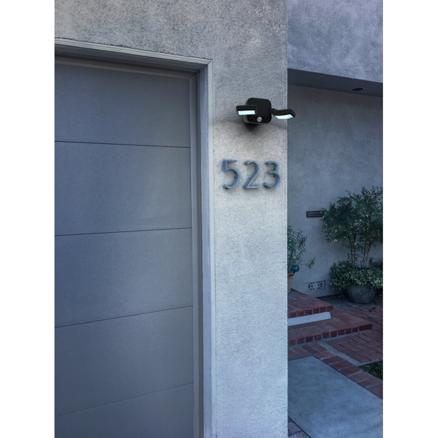 Osram - Projecteur mural LED d'extérieur avec capteur BATTERY, 2 x LED 5W, alimenté par 4 piles D, IP54