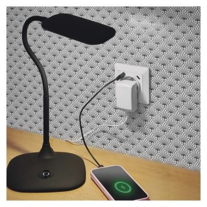 Prise murale domestique avec ports USB-A et USB-C
