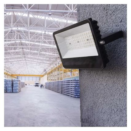 Projecteur LED AVENO 48 W 230 V 4000 K 7200 lm IP66, noir