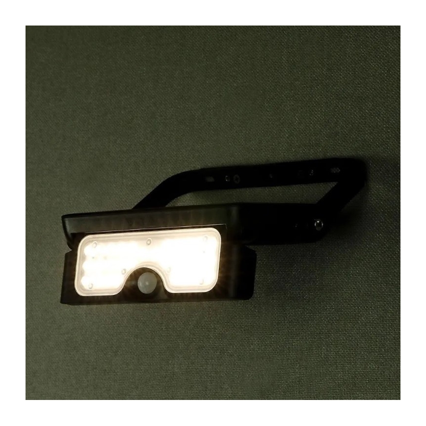 Projecteur solaire avec détecteur LED/5W/3,7V IP65 4000K 3000 mAh