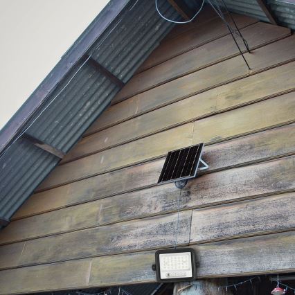 Projecteur solaire LED dimmable LED/50W/3,2V 2000-8000K IP65 3800 mAh noir + télécommande