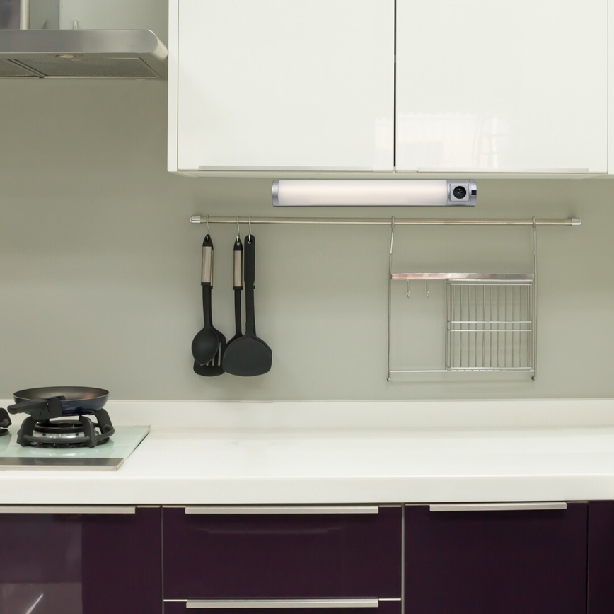 Rabalux - Réglette de cuisine avec prise LED/8W/230V 4000K 68 cm argent