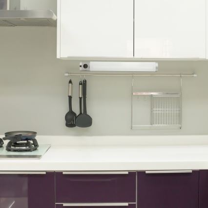Rabalux - Réglette LED de cuisine avec prise LED/8W/230V 4000K 68 cm chrome mat