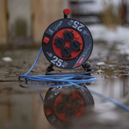 Rallonge sur enrouleur avec 4 prises 25m silicone IP44