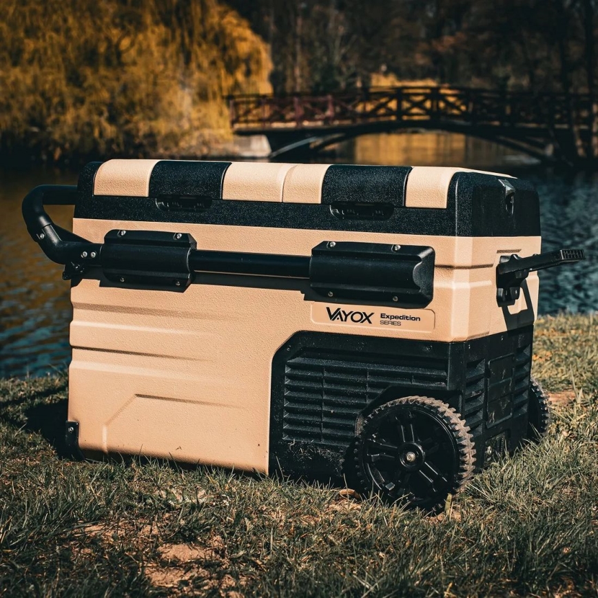 Réfrigérateur de voyage avec écran LCD 39 l 230V/12V/24V marron