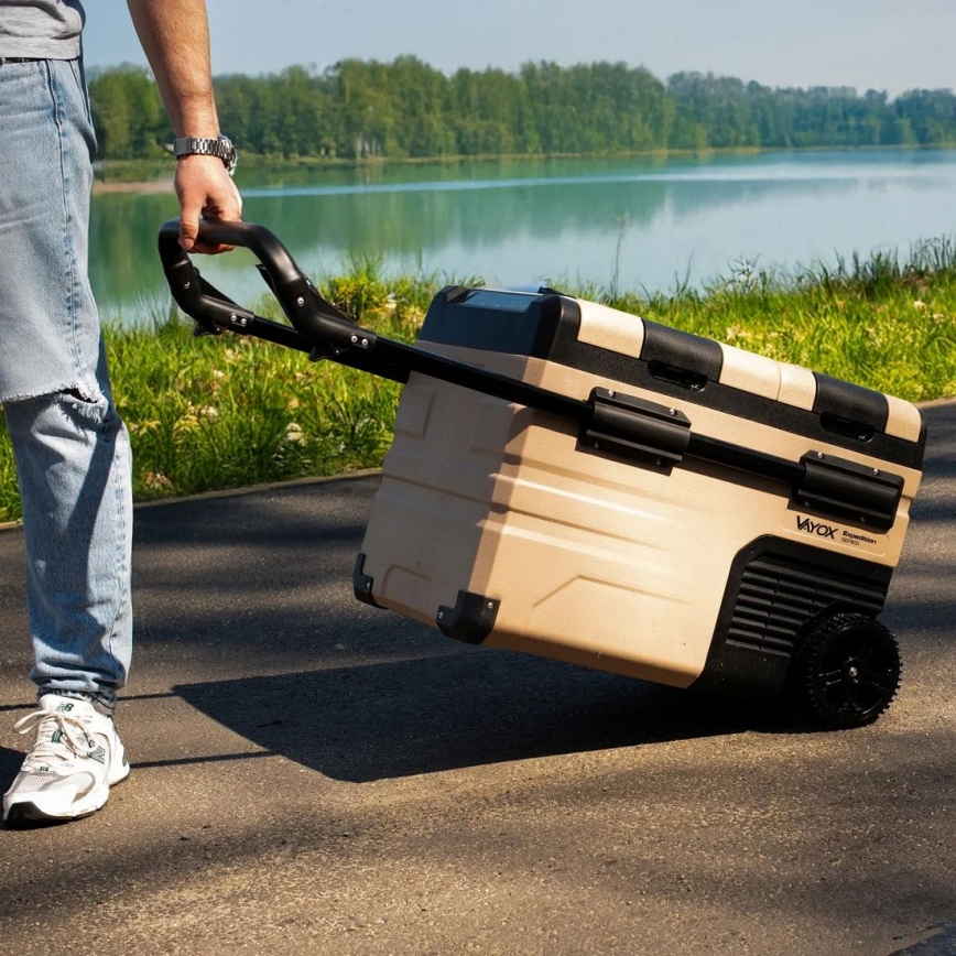 Réfrigérateur portable de voiture avec écran LCD 39 l 230V/12V/24V marron