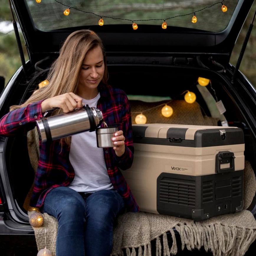 Réfrigérateur portable de voiture avec écran LCD 39 l 230V/12V/24V marron