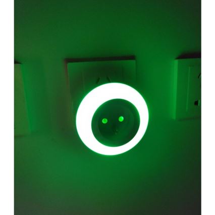 Lumière d'orientation LED avec détecteur de crépuscule et prise LED/0,6W/230V