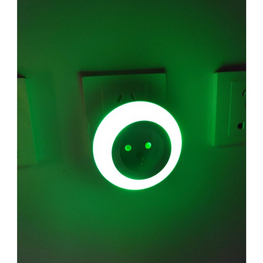 Lumière d'orientation LED avec détecteur de crépuscule et prise LED/0,6W/230V