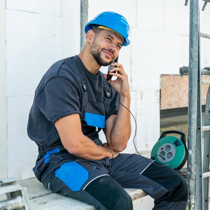 Retlux - Rallonge sur enrouleur 3 prises, type E, 10 m, vert/noir