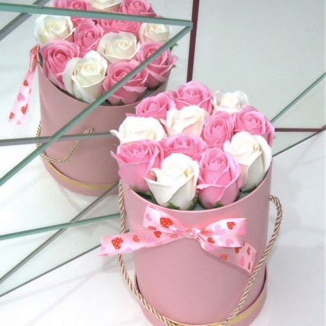 Savon moussant roses PINK - taille M (13 pièces)