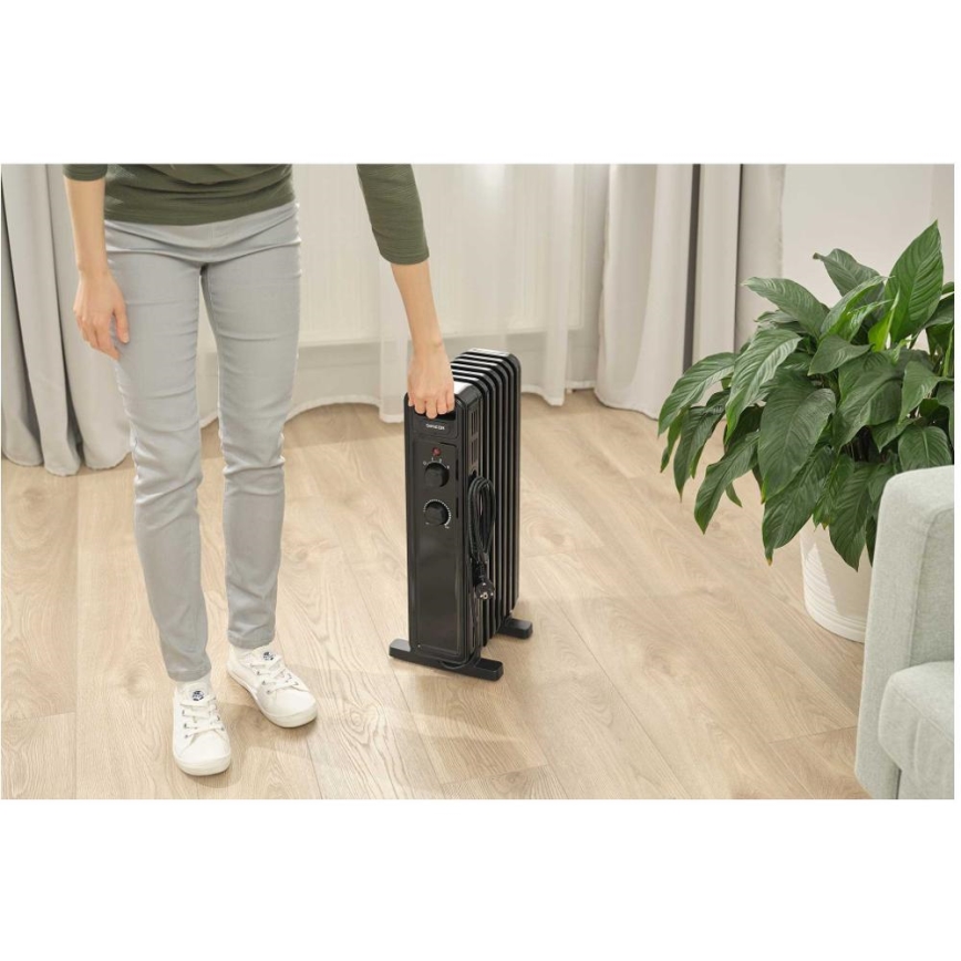Sencor - Radiateur à bain d'huile à 7 ailettes 600/900/1500W/230V noir