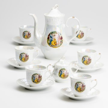 Service à thé en porcelaine blanc nacré