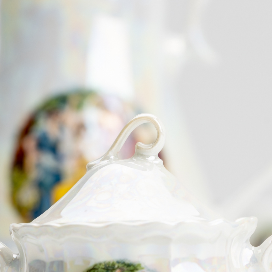 Service à thé en porcelaine blanc nacré