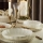 Service de table 24 pièces en porcelaine blanche à décor doré
