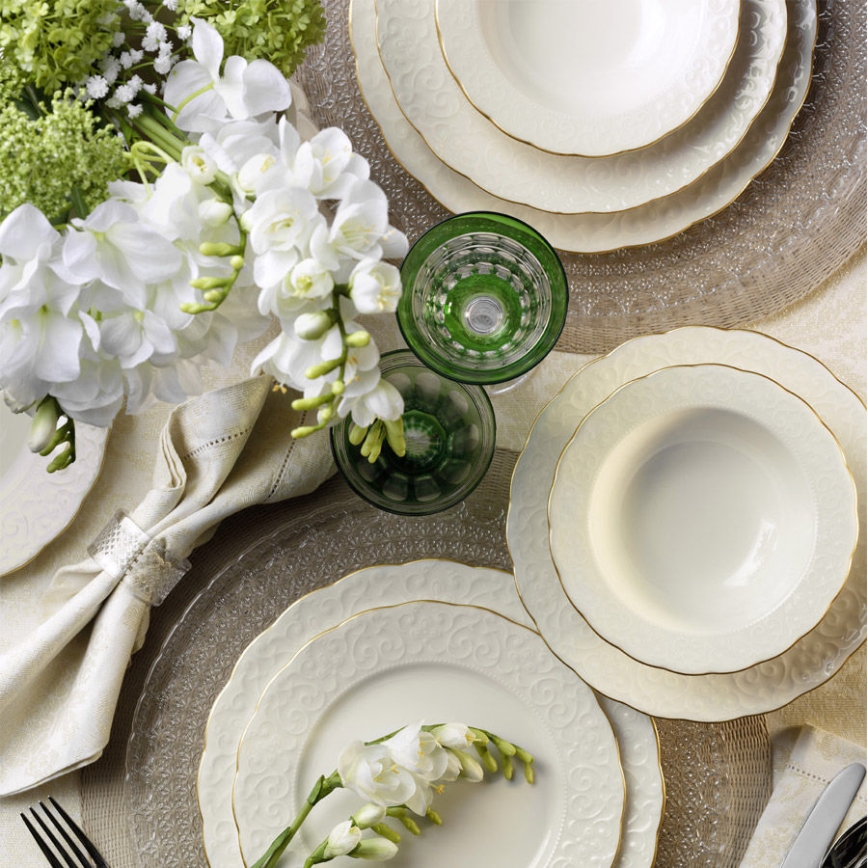 Service de table 24 pièces en porcelaine blanche, finitions dorées