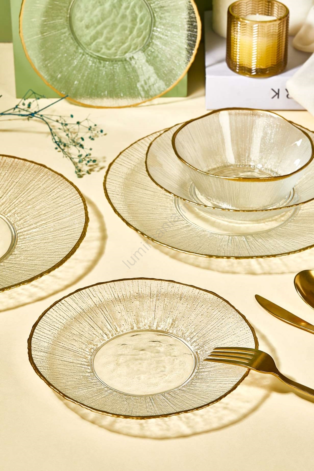 Service De Table En Verre 18 Pièces Fecra Loren - Pour 6 Personnes | Assiettes & Bols Transparents Dorés | Élégant, Facile à Entretenir & Sans Bactéries