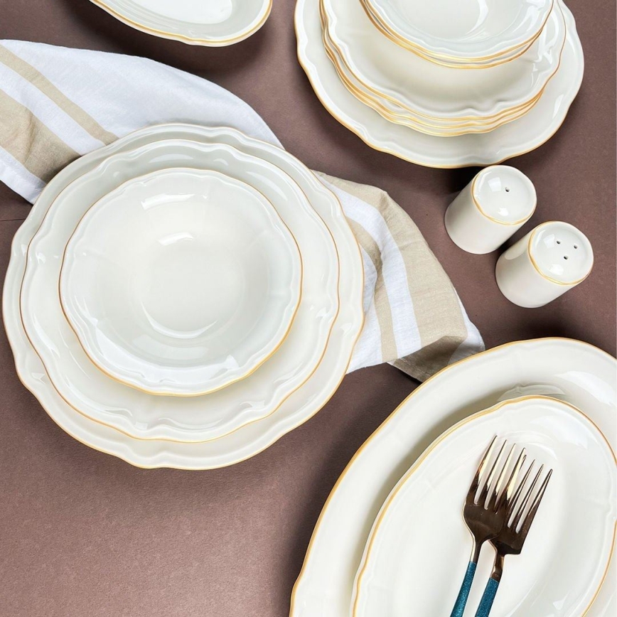 Service de table 53 pièces blanc et doré en porcelaine
