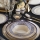 Service de table 53 pièces en porcelaine — blanc, bleu et doré