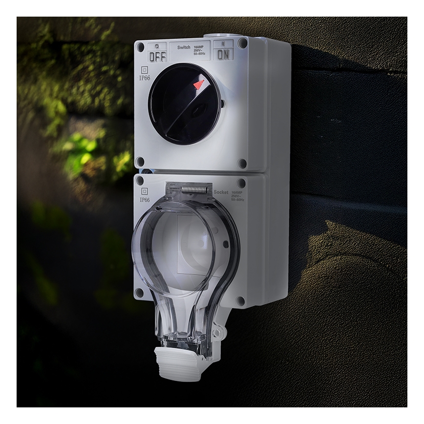 Prise pour environnements humides avec interrupteur 230V/16A IP66