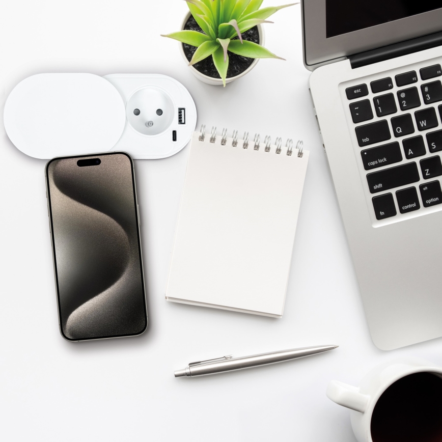 Prise encastrée 20W, 1 prise + USB A+C, blanche