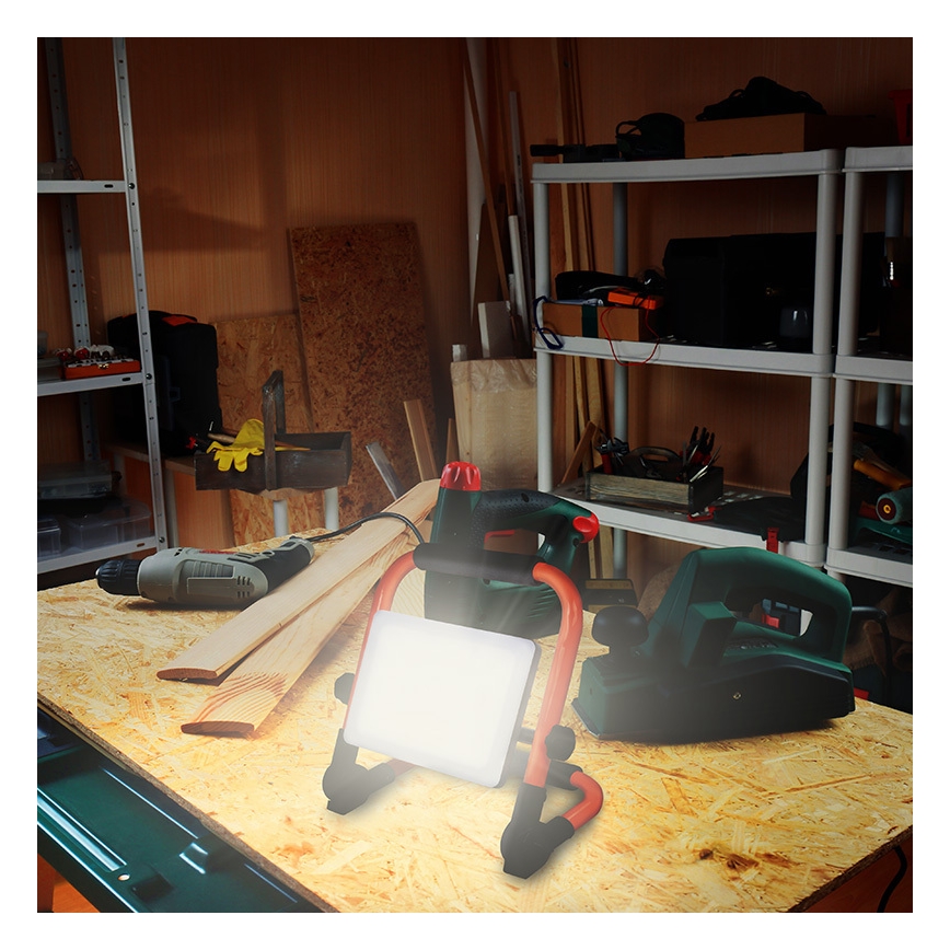 Projecteur LED sur pied LED/30W/230V 4000K IP65