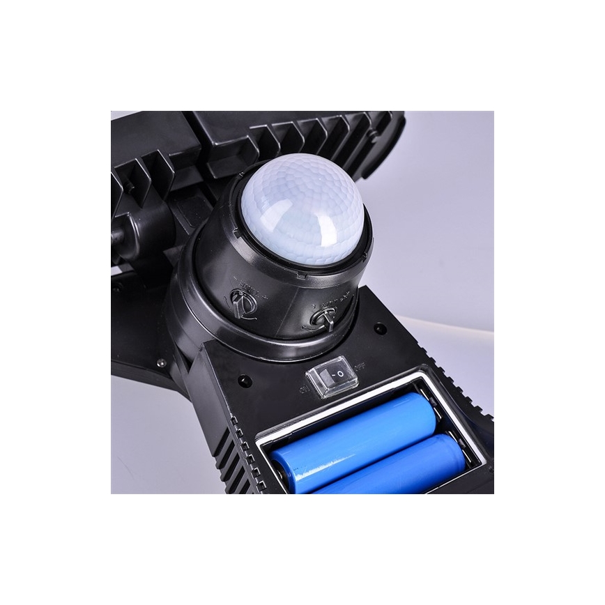 Projecteur solaire avec détecteur 2000mAh LED/8W/3,7V IP44