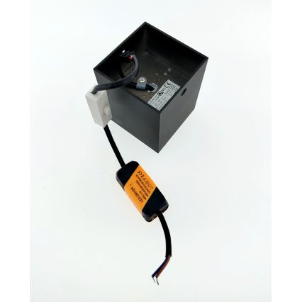 Spot LED/5W/230V 3000/4000/6400K 7,5x7,5 cm noir