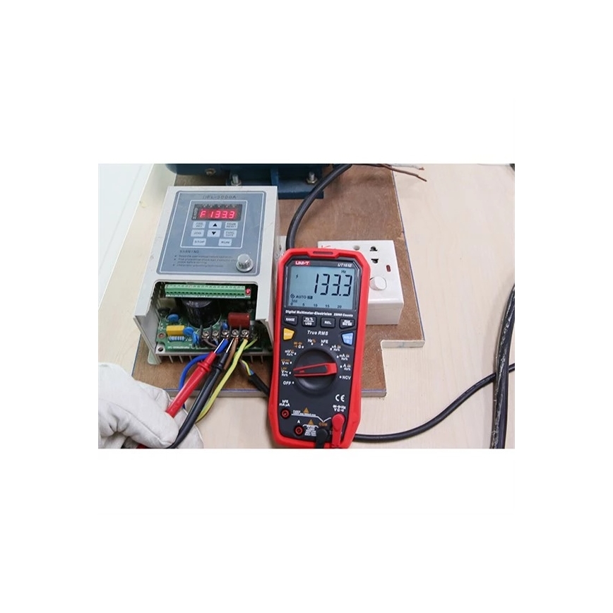 Uni-T UT161E - Multimètre 4xAA
