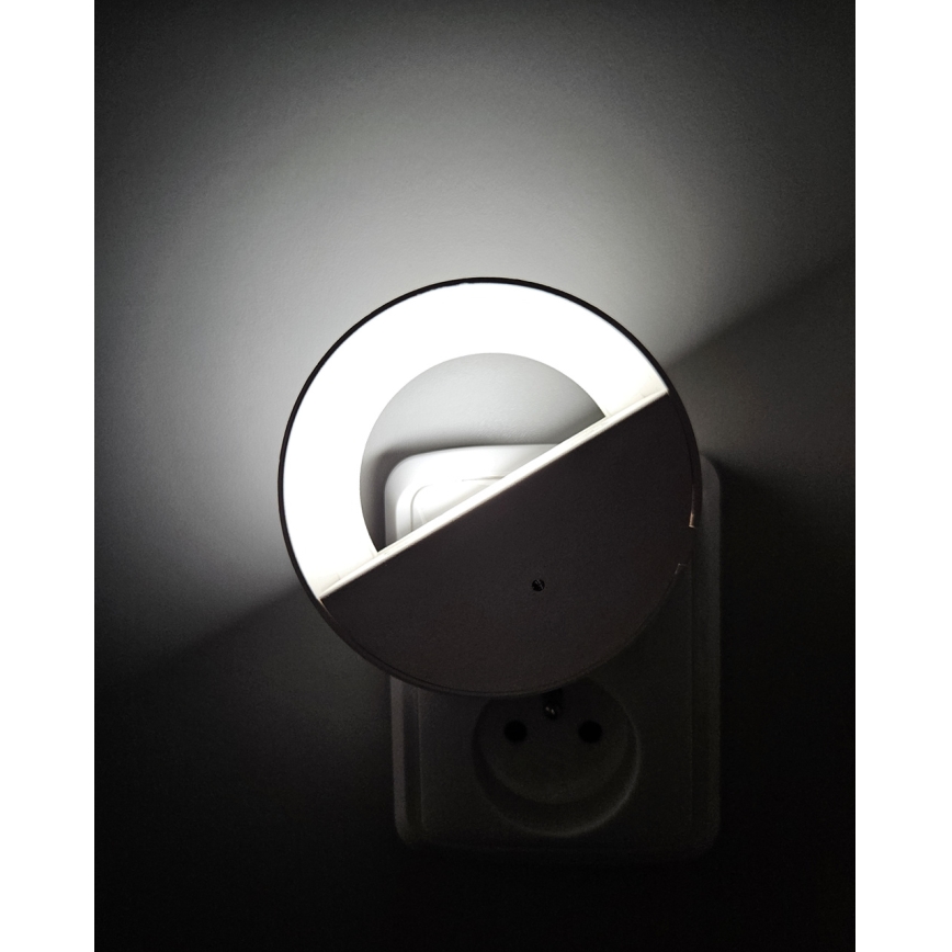 Veilleuse avec détecteur crépusculaire LED/0,5W/230V blanc