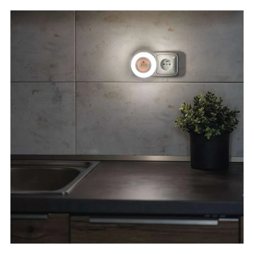 Veilleuse LED avec capteur et prise LED/0,3W/230V