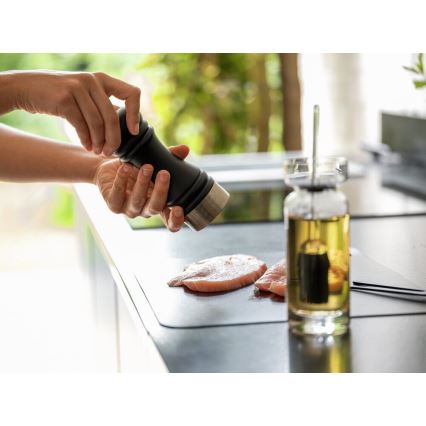 WENKO 55083100-Moulin à poivre BLACK OUTDOOR KITCHEN 5x17,5 cm noir/blanc
